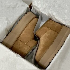 BNIB Uggs Ultra Mini Platform Chestnut Sz 8 Womens